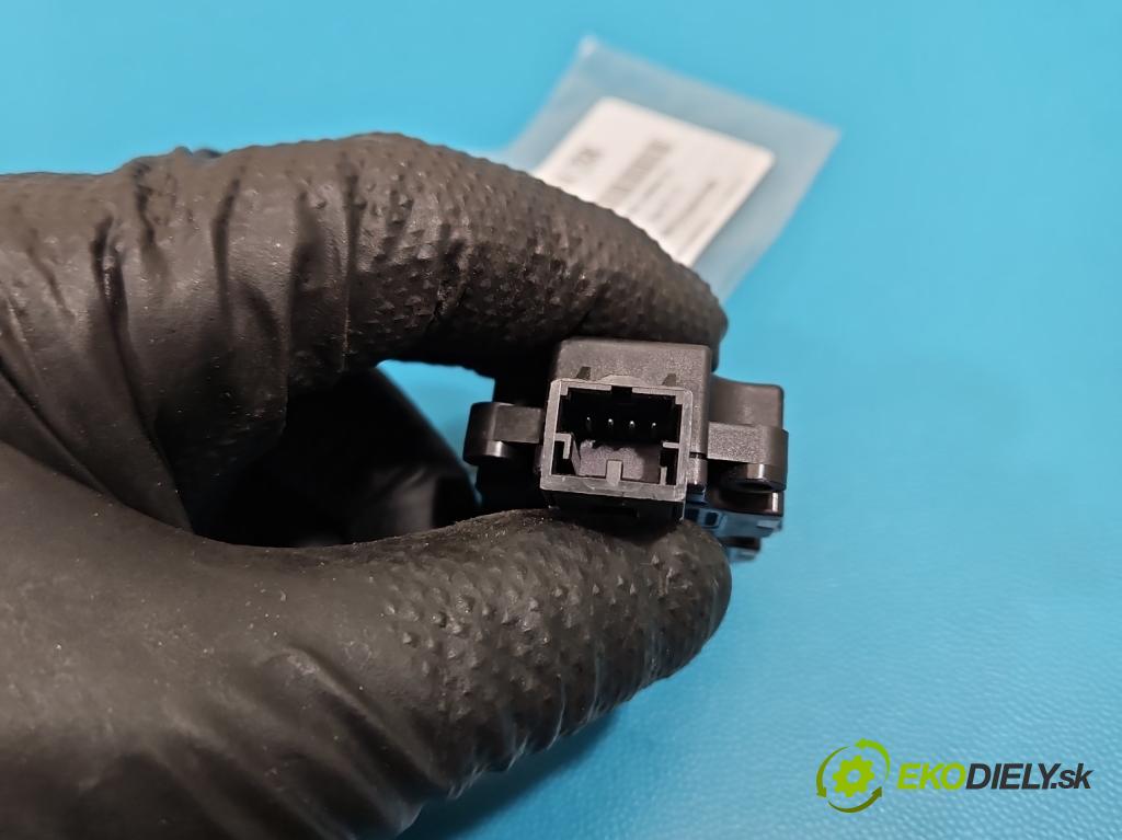 Bmw iX1 U11 0.0 elektrický: 272 hp automatic 200 kW 1 cm3 5- motorek topení T53556C-E