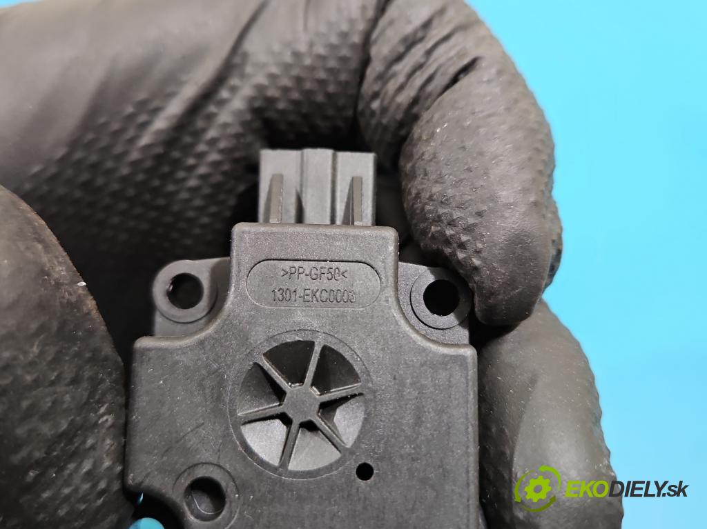 Bmw iX1 U11 0.0 elektrický: 272 hp automatic 200 kW 1 cm3 5- motorek topení T53556C-E