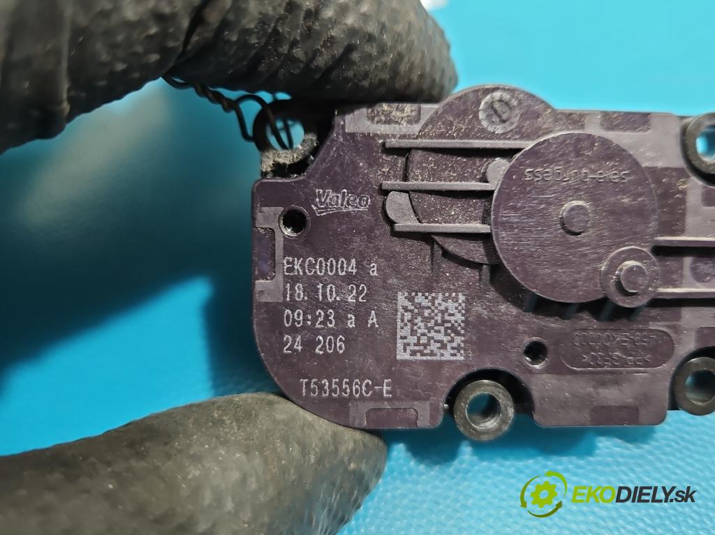 Bmw iX1 U11 0.0 elektrický: 272 hp automatic 200 kW 1 cm3 5- motorek topení T53556C-E