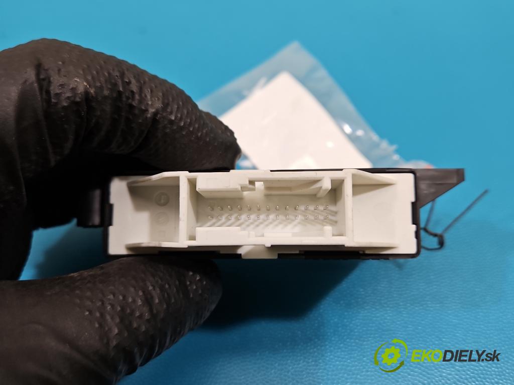 Bmw iX1 U11 0.0 elektrický: 272 HP automatic 200 kW 1 cm3 5- riadiaca jednotka parkovaní: 2231201136