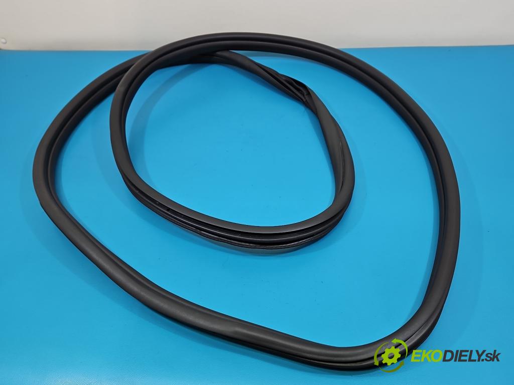 Bmw iX1 U11 0.0 elektrický: 272 hp automatic 200 kW 1 cm3 5- Těsnění: dveře přední levé 