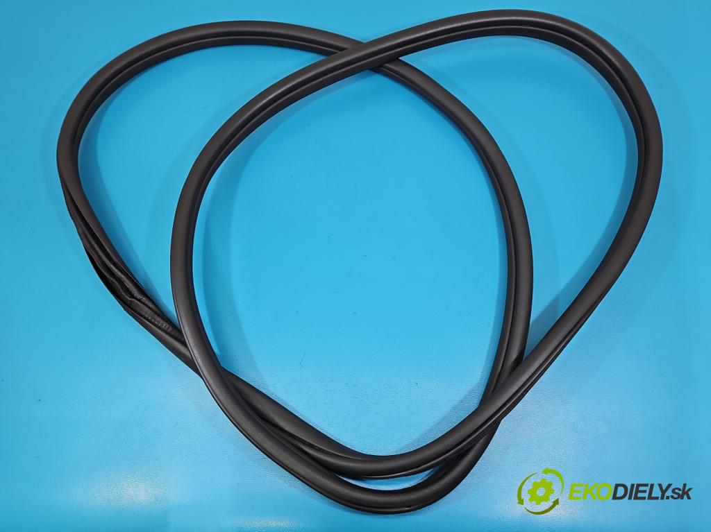 Bmw iX1 U11 0.0 elektrický: 272 HP automatic 200 kW 1 cm3 5- Těsnění: dvere predné pravé