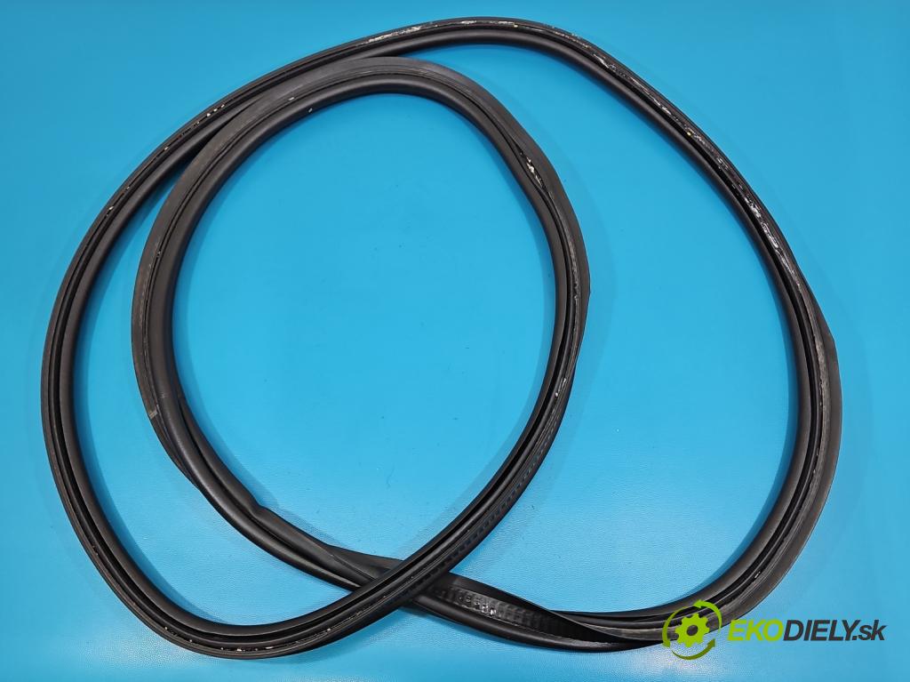 Bmw iX1 U11 0.0 elektrický: 272 HP automatic 200 kW 1 cm3 5- Těsnění: kufrové dvere