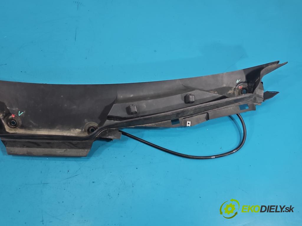 Mercedes GL II X166 2012-2015 4.7 V8 278928 340KM: automatic 250 kW 4663 cm3 5- torpédo A1668300028 (Torpédo (plast pod čelným sklom))