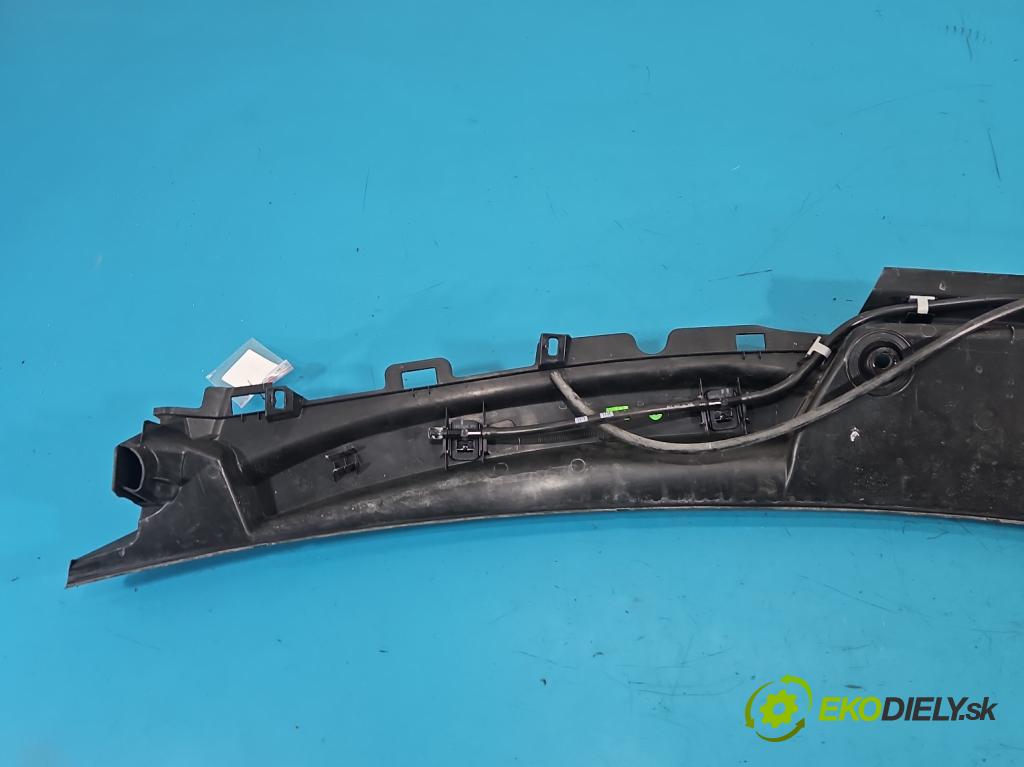 Mercedes GL II X166 2012-2015 4.7 V8 278928 340KM: automatic 250 kW 4663 cm3 5- torpédo A1668300028 (Torpédo (plast pod čelným sklom))