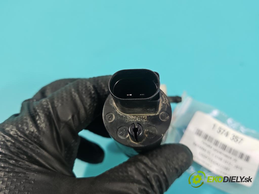 Mercedes GL II X166 2012-2015 4.7 V8 278928 340KM: automatic 250 kW 4663 cm3 5- pompa ostrekovačov 1006671 (Motorček ostrekovačov)