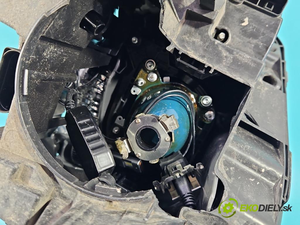 Mercedes GL II X166 2012-2015 4.7 V8 278928 340KM: automatic 250 kW 4663 cm3 5- Reflektor: pravý A1668208959 (Svetlo predné pravé)