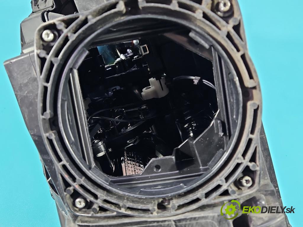 Mercedes GL II X166 2012-2015 4.7 V8 278928 340KM: automatic 250 kW 4663 cm3 5- Reflektor: pravý A1668208959 (Svetlo predné pravé)