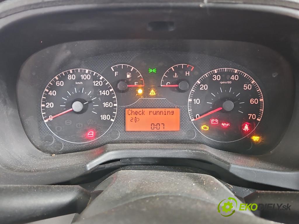 Peugeot Bipper 1.4 hdi 68 HP manual 50 kW 1399 cm3 5- prístrojovka/ budíky  (Prístrojová doska)