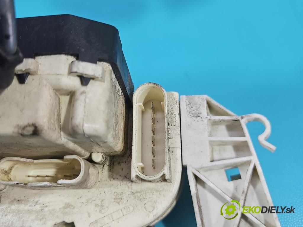 Mercedes S W221 2005-2013 3.5 V6 272 HP automatic 200 kW 3498 cm3 4- zámok predné ľavý A2217204735