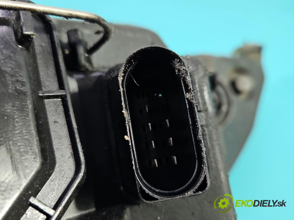 Ford Focus Mk1 1998-2004 1.8 tdci 116 HP manual 85 kW 1753 cm3 3- Reflektor: pravý 2M51-13W029-BD (Svetlo predné pravé)