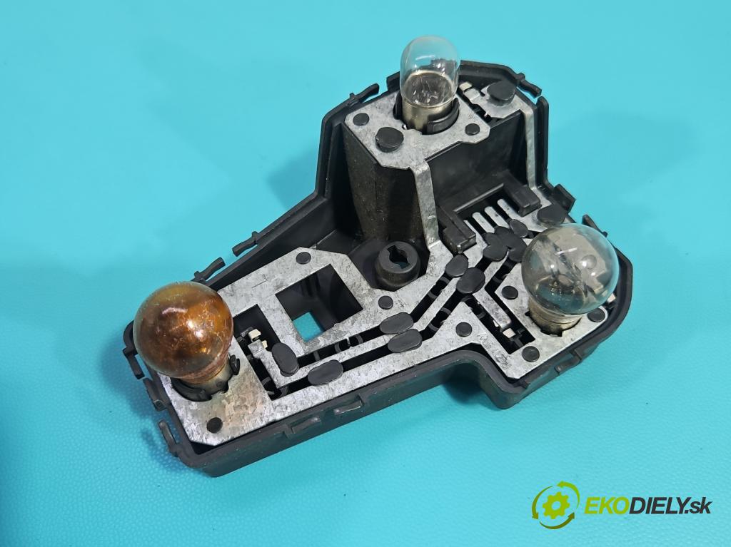 Ford Galaxy Mk1 1995-2006 2.3 16V 145 hp manual 107 kW 2295 cm3 5- světlo zadní levé  (Klika dveří ostatní)