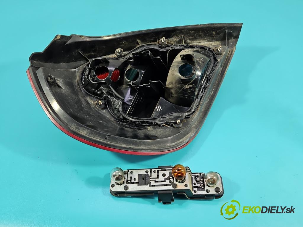 Nissan Almera N16 2000-2006 2.2 td 110 HP manual 81 kW 2184 cm3 3- svetlo / reflektor zadné pravé (Kľučka dverí ostatné)