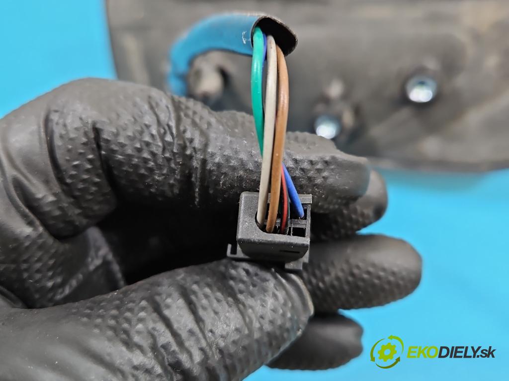 Peugeot Bipper 1.4 hdi 68 HP manual 50 kW 1399 cm3 5- zrkadlo ľavé  (Kľučka dverí ostatné)