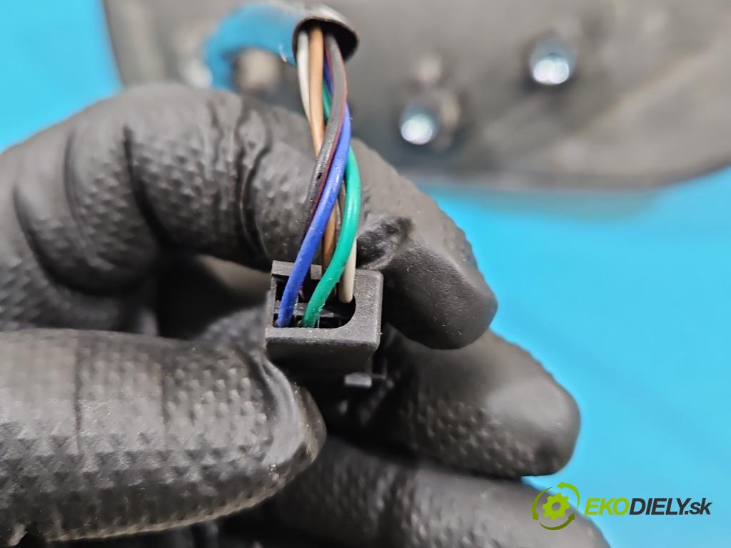 Peugeot Bipper 1.4 hdi 68 HP manual 50 kW 1399 cm3 5- zrkadlo ľavé  (Kľučka dverí ostatné)