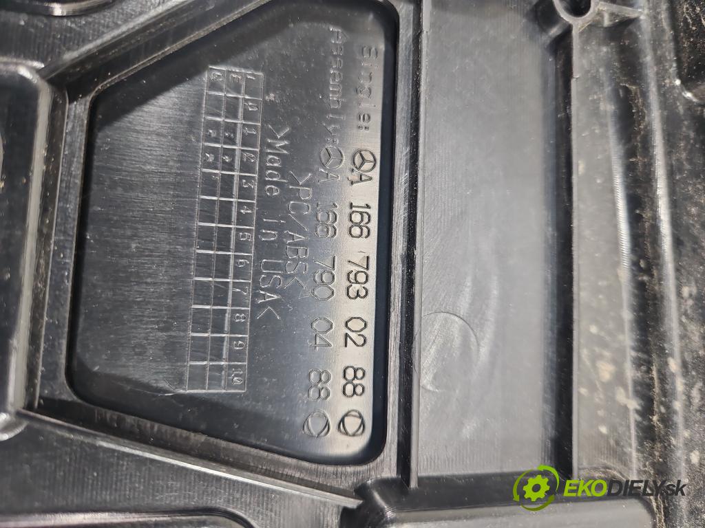 Mercedes GL II X166 2012-2015 4.7 V8 278928 340KM automatic 250 kW 4663 cm3 5- spoiler A1667930288 (Spoiler)