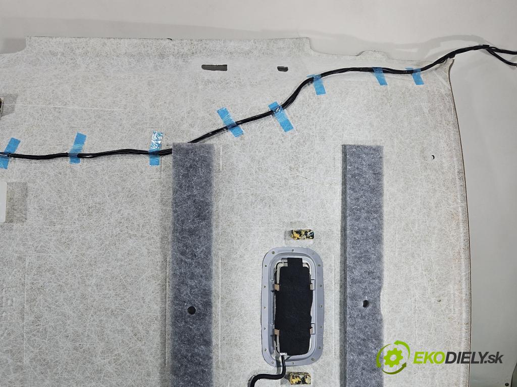 Toyota Corolla E21 2019- špinavý: / sedan