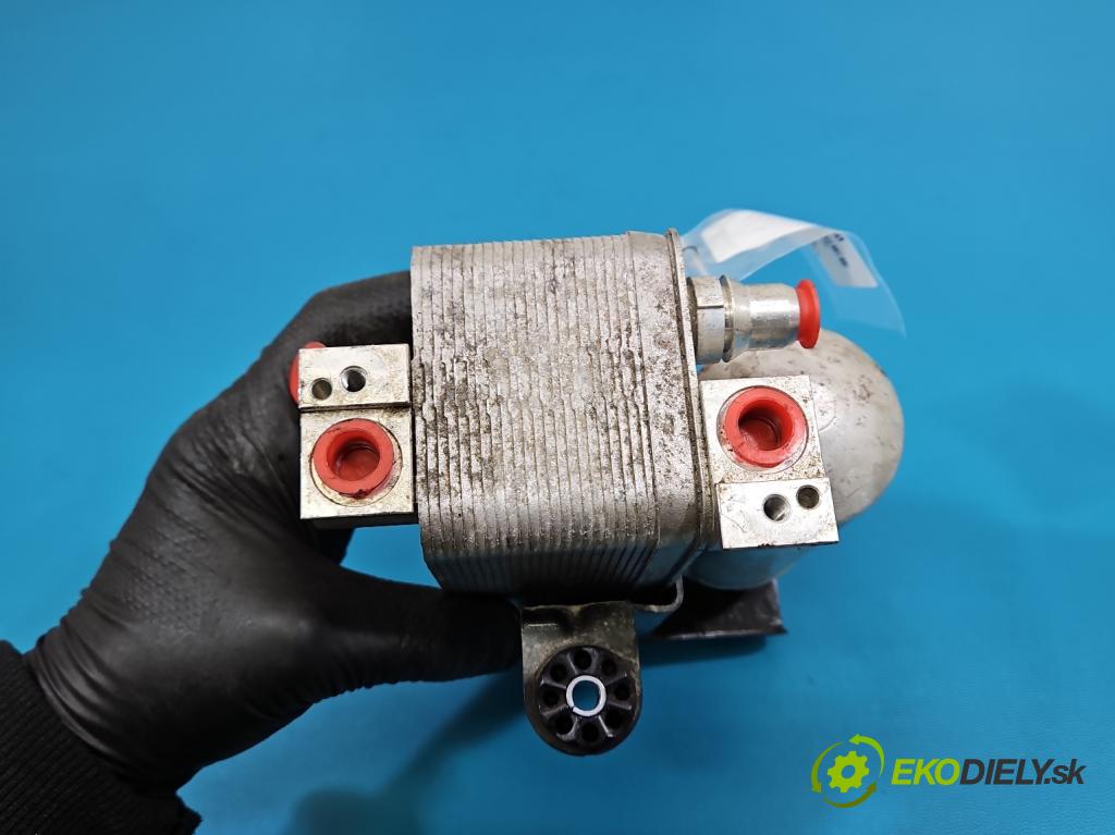 Bmw iX1 U11 0.0 elektrický: 272 HP automatic 200 kW 1 cm3 5- Výparník: klimatizácie 24104210