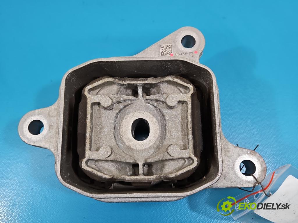 Bmw iX1 U11 0.0 elektrický: 272 hp automatic 200 kW 1 cm3 5- Polštář: motoru 9894729 (Držák motoru)