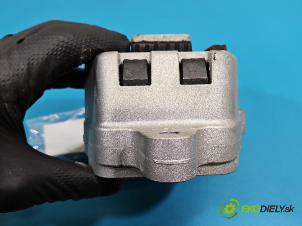 Bmw iX1 U11 0.0 elektrický: 272 hp automatic 200 kW 1 cm3 5- Polštář: motoru 9894729 (Držák motoru)