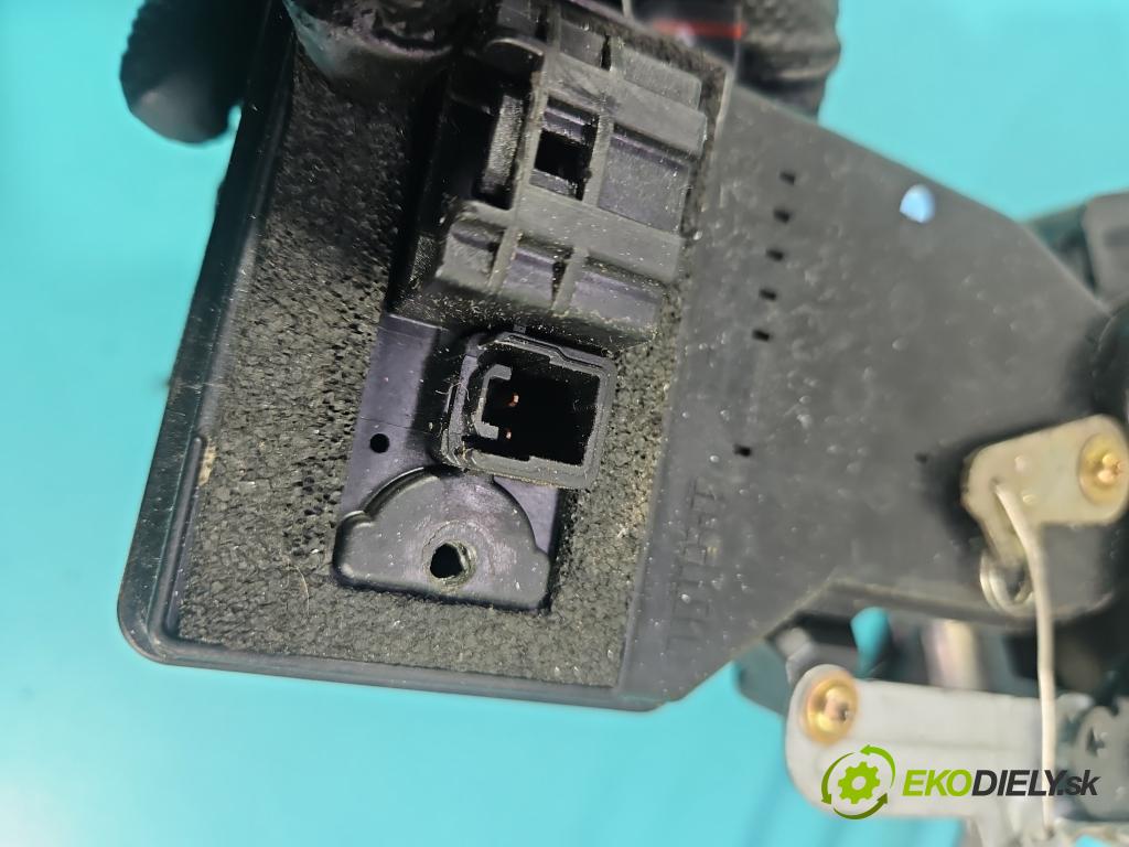 Mazda 6 I GG 2002-2007 2.0 16V 141 HP manual 104 kW 1999 cm3 5- zámok predné ľavý