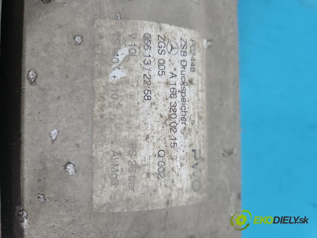 Mercedes GL II X166 2012-2015 4.7 V8 278928 340KM: automatic 250 kW 4663 cm3 5- Nádrž: vzduchu A1663200215 (Obal vzduchového filtra)