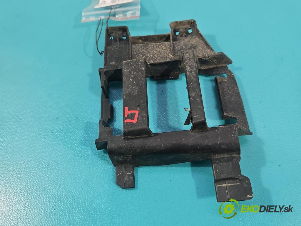 Mercedes GL II X166 2012-2015 4.7 V8 278928 340KM: automatic 250 kW 4663 cm3 5- Upevnenie: A1668840215