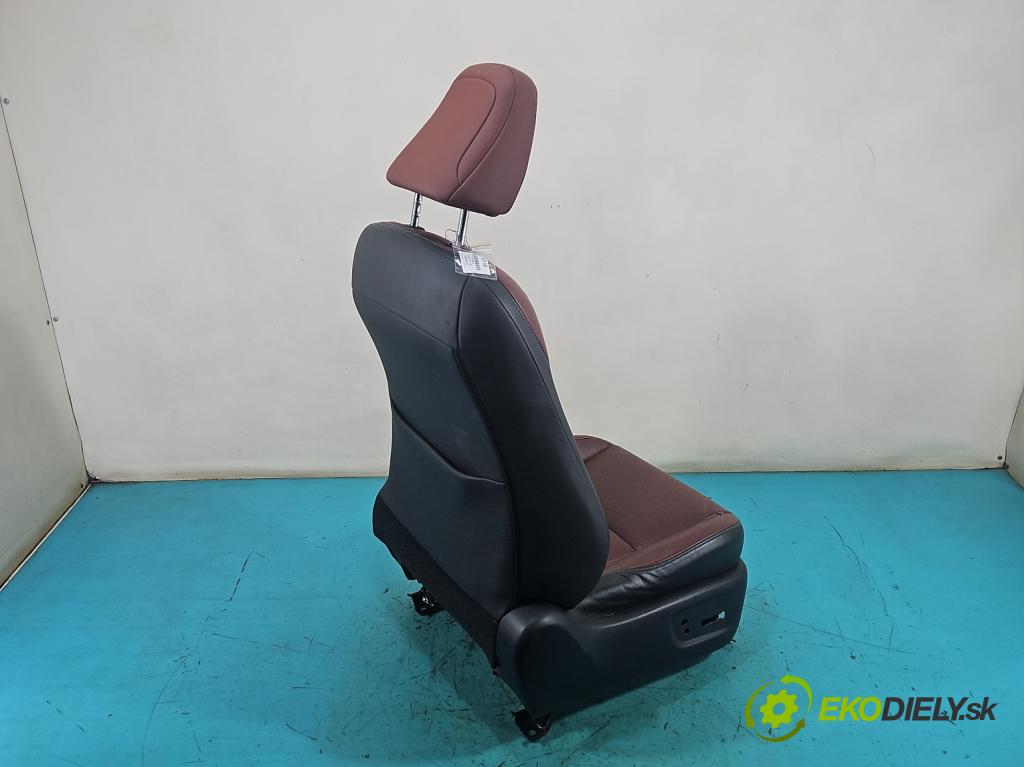 Lexus NX I 2014-2021 2.5 16V 155 HP automatic 114 kW 2494 cm3 5- Sedačka pravý (Sedadlo)