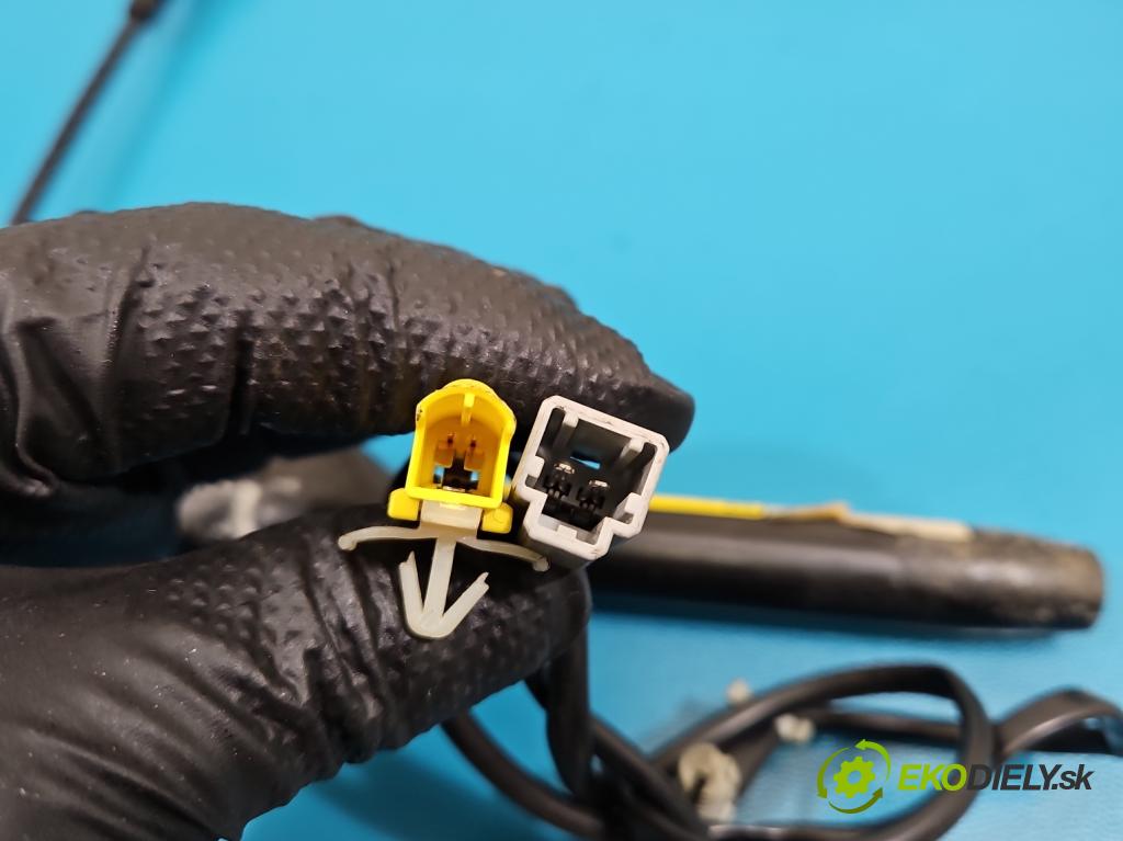 Fiat 500 2007-2020 1.3 jtd 75 HP manual 55 kW 1248 cm3 3- pas bezpečnosť: predné pravý 34022786A