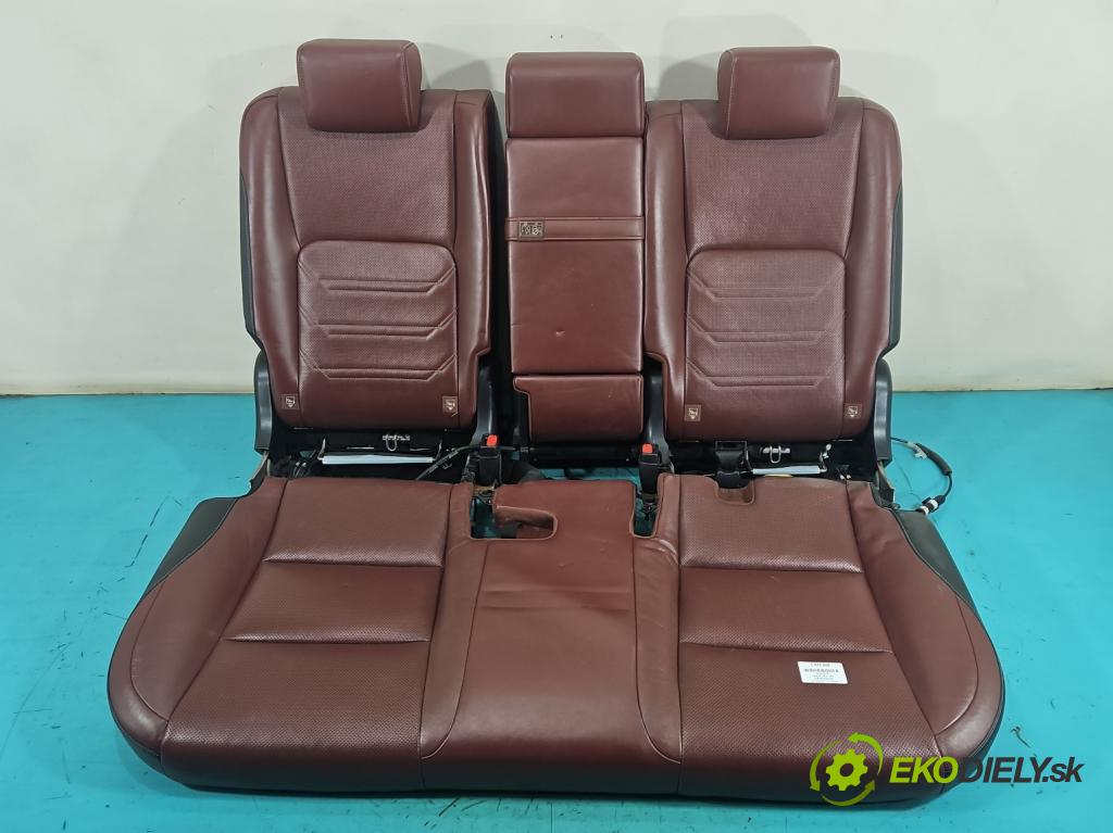 Lexus NX I 2014-2021 2.5 16V 155 HP automatic 114 kW 2494 cm3 5- Pohovka: zadné  (Sedadlo)