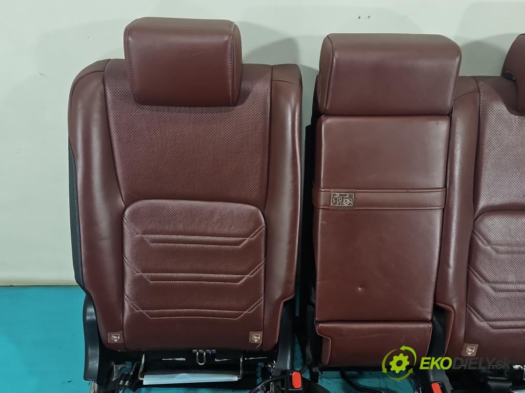 Lexus NX I 2014-2021 2.5 16V 155 HP automatic 114 kW 2494 cm3 5- Pohovka: zadné (Sedadlo)