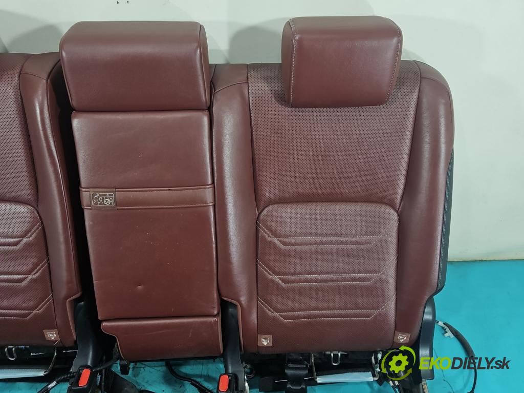 Lexus NX I 2014-2021 2.5 16V 155 HP automatic 114 kW 2494 cm3 5- Pohovka: zadné (Sedadlo)
