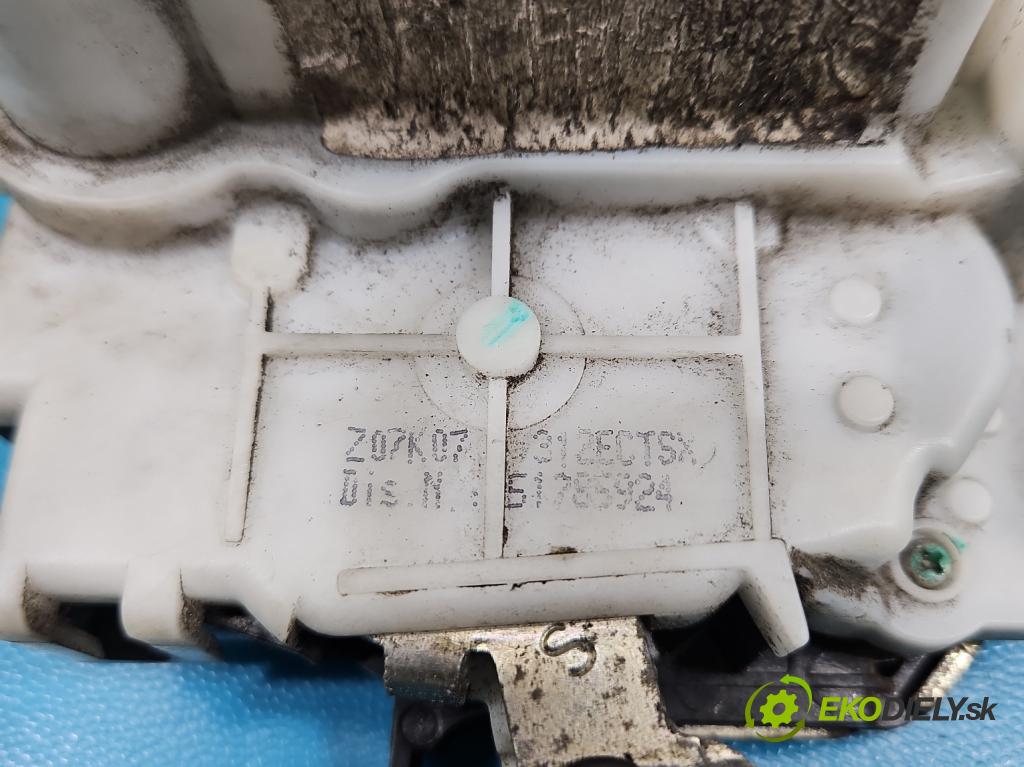 Fiat 500 2007-2020 1.3 jtd 75 HP manual 55 kW 1248 cm3 3- zámok predné ľavý 51785924