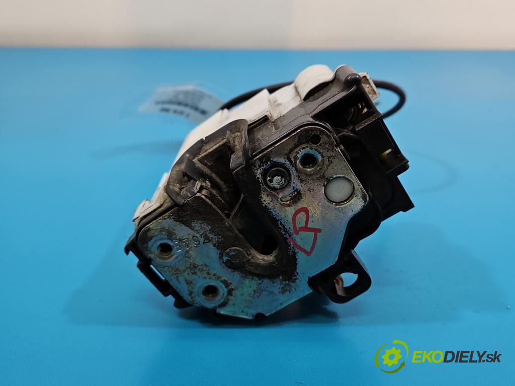 Fiat 500 2007-2020 1.3 jtd 75 HP manual 55 kW 1248 cm3 3- zámok predné ľavý 51785924
