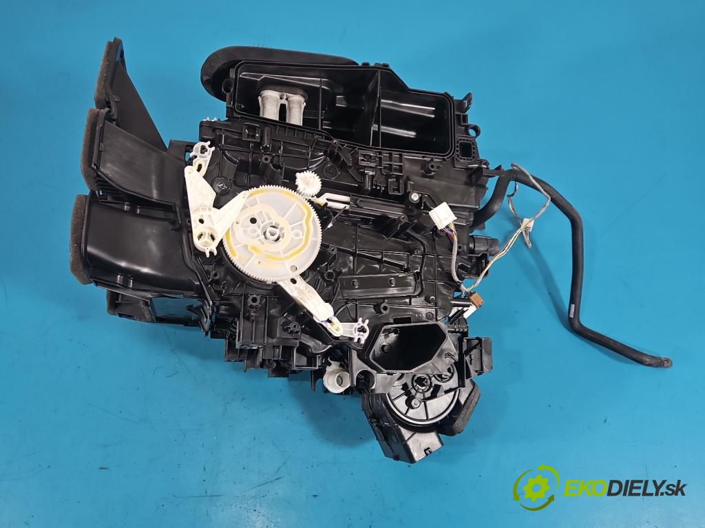 Toyota Corolla E21 2019- 1.5 12V 125 hp automatic 92 kW 1490 cm3 4- radiátor 87050-02W80 (Radiátor topení)