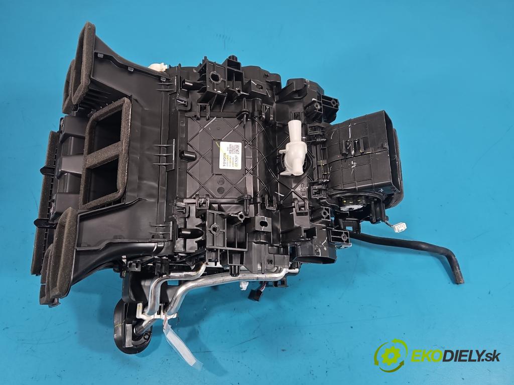 Toyota Corolla E21 2019- 1.5 12V 125 hp automatic 92 kW 1490 cm3 4- radiátor 87050-02W80 (Radiátor topení)