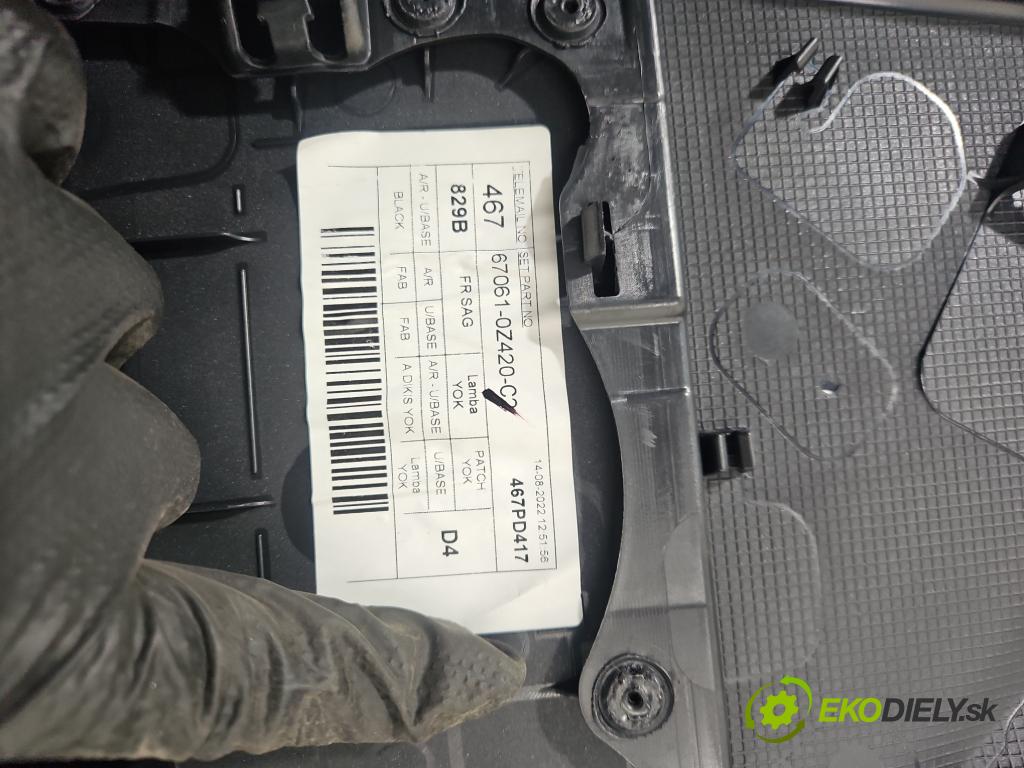 Toyota Corolla E21 2019- 1.5 12V 125 HP automatic 92 kW 1490 cm3 4- Čalounictví: dvere predné pravé 67777-X1G01