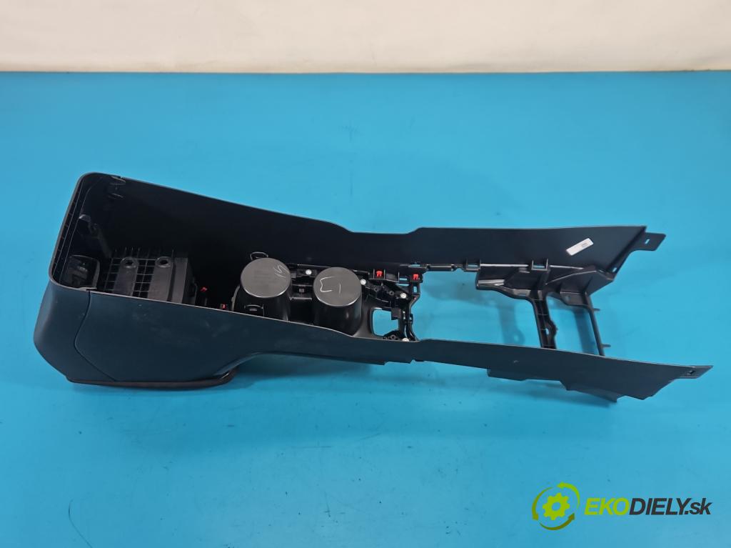 Toyota Corolla E21 2019- 1.5 12V 125 HP automatic 92 kW 1490 cm3 4- operadlo  (Lakťová opierka)