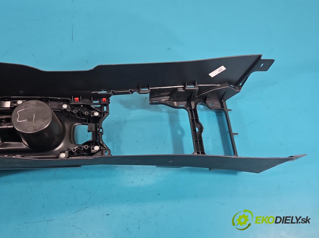 Toyota Corolla E21 2019- 1.5 12V 125 HP automatic 92 kW 1490 cm3 4- operadlo  (Lakťová opierka)