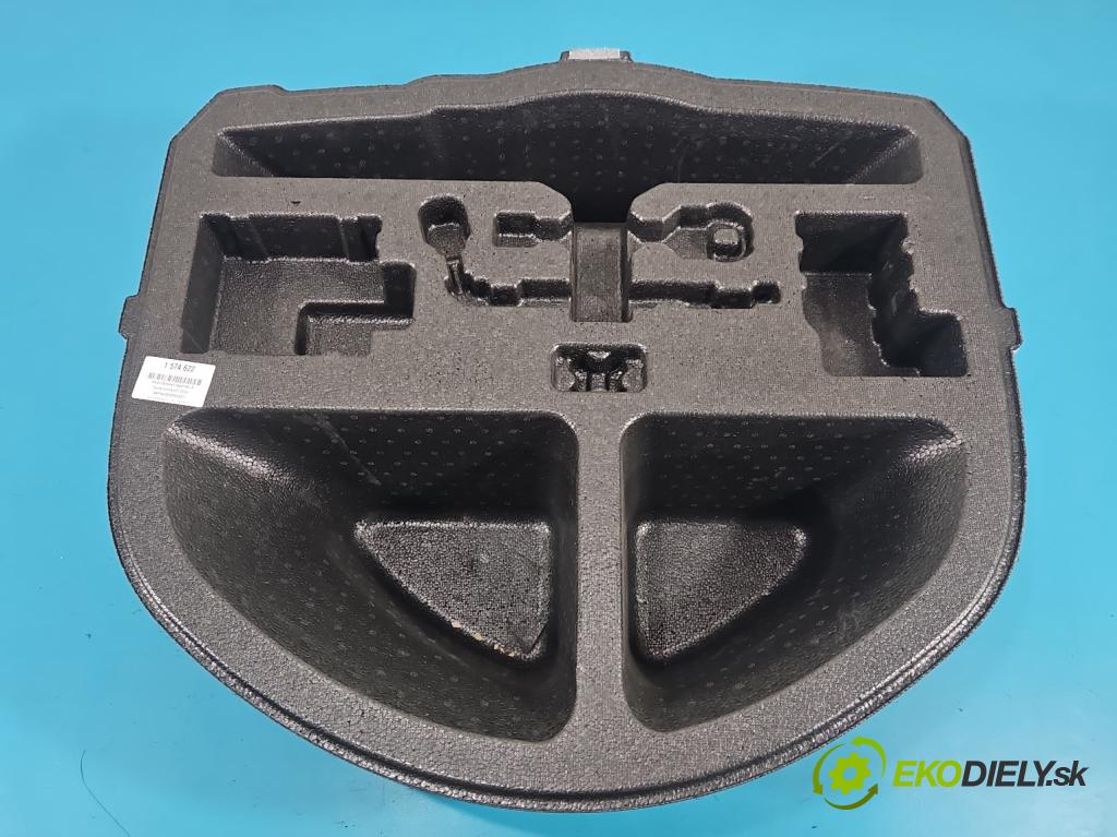 Toyota Corolla E21 2019- 1.5 12V 125 HP automatic 92 kW 1490 cm3 4- Příspěvek: Polystyren: kufra: 64777-02390