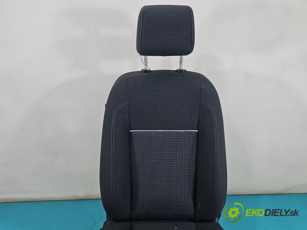 Ford C-Max II 2010-2019 1.0 EcoBoost: 125 HP manual 92 kW 998 cm3 5- Sedačka pravý (Sedadlo)