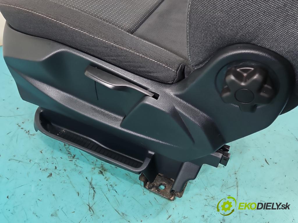Ford C-Max II 2010-2019 1.0 EcoBoost: 125 hp manual 92 kW 998 cm3 5- Sedadlo levý  (Sedadlo)