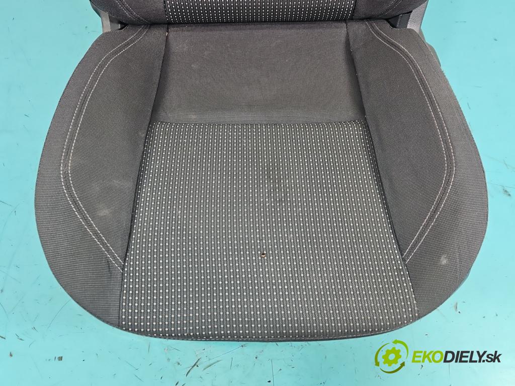 Ford C-Max II 2010-2019 1.0 EcoBoost: 125 hp manual 92 kW 998 cm3 5- Sedadlo levý  (Sedadlo)