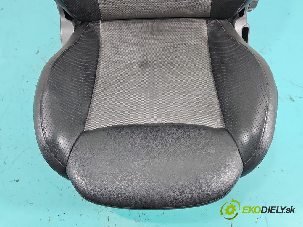 Fiat 500 2007-2020 1.3 jtd 75 HP manual 55 kW 1248 cm3 3- Sedačka pravý  (Sedadlo)