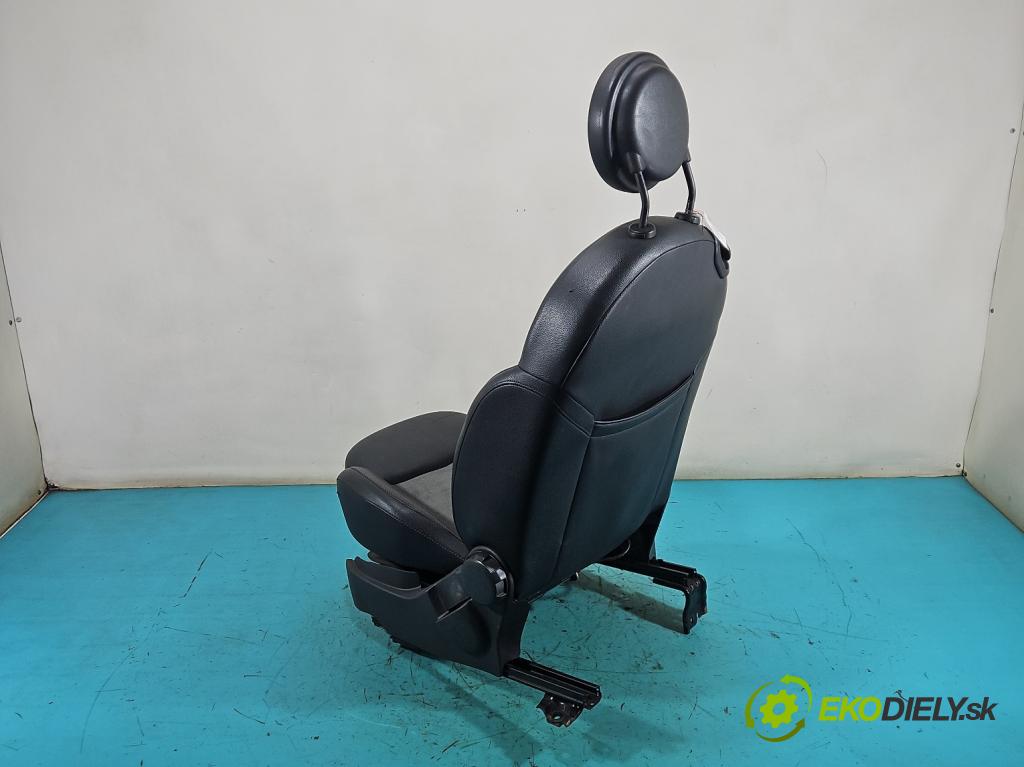 Fiat 500 2007-2020 1.3 jtd 75 HP manual 55 kW 1248 cm3 3- Sedačka pravý  (Sedadlo)
