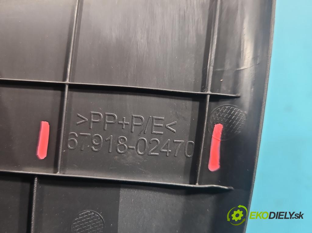 Toyota Corolla E21 2019- 1.5 12V 125 hp automatic 92 kW 1490 cm3 4- kryt plastová 67918-02470