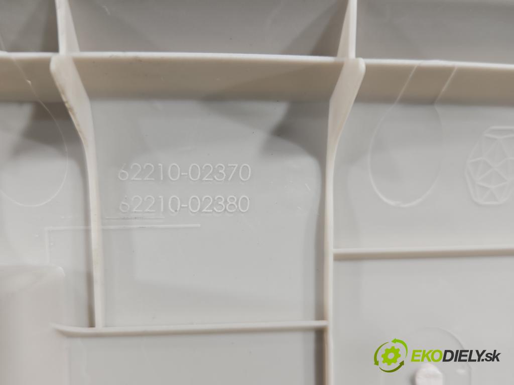 Toyota Corolla E21 2019- 1.5 12V 125 HP automatic 92 kW 1490 cm3 4- kryt plast 62210-02390