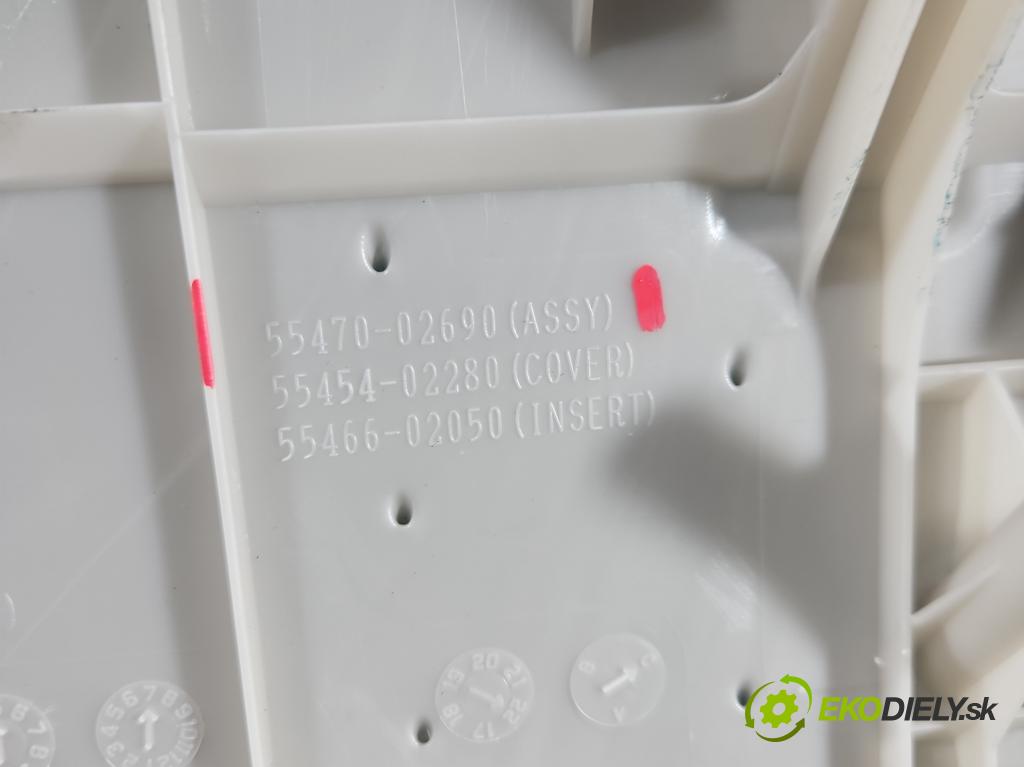 Toyota Corolla E21 2019- 1.5 12V 125 HP automatic 92 kW 1490 cm3 4- kryt plast 55470-02690