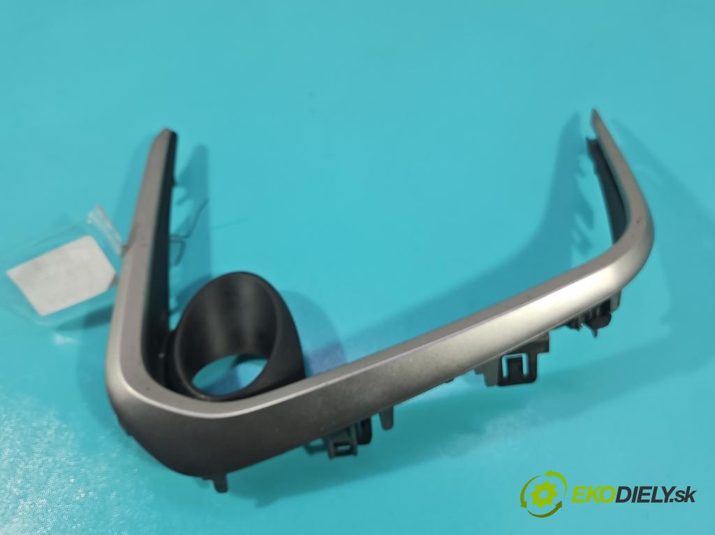 Toyota Corolla E21 2019- 1.5 12V 125 HP automatic 92 kW 1490 cm3 4- blenda mriežka: nárazník ľavé 81482-02A70