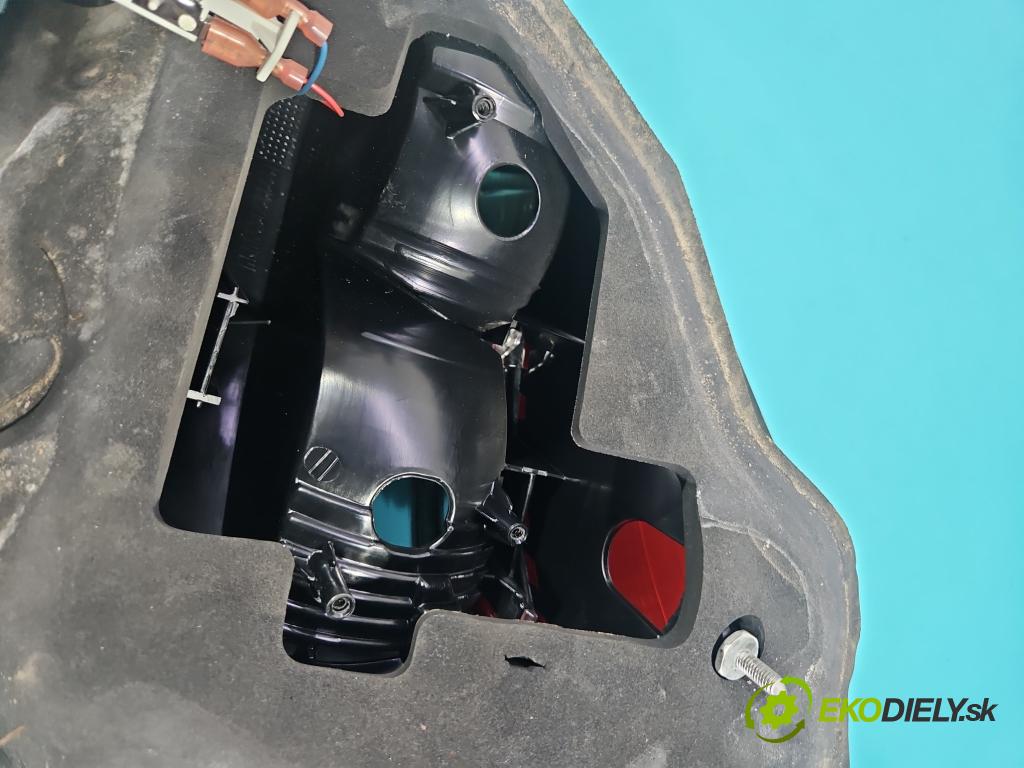 Mercedes S W221 2005-2013 3.5 V6 272 hp automatic 200 kW 3498 cm3 4- světlo zadní levé A22182001649197 (Klika dveří ostatní)